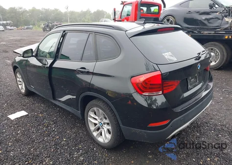2015 BMW X1 xDrive28I z USA, uszkodzony, nr VIN WBAVL1C56FVY39184